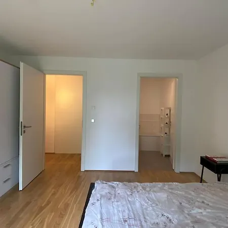 Zentrale 4 Zi Whg In Apartment